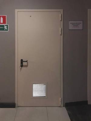 Дверь в ТЦ Светофор (Балашиха, Шоссе Энтузиастов, 1б)