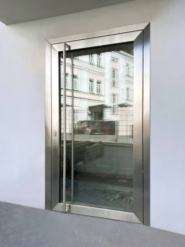 Нержавеющая светопрозрачная дверь