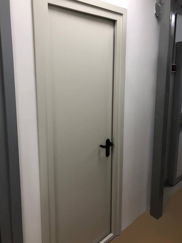 Однопольная дверь изнутри (ул. Большая Дорогомиловская, 8)